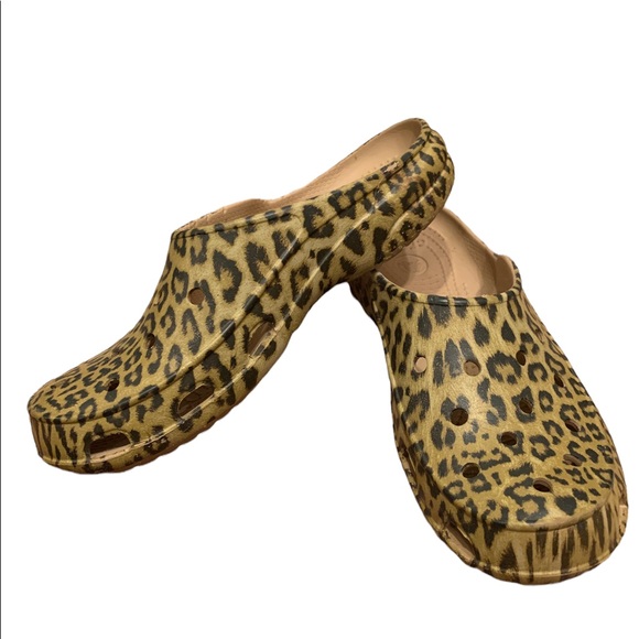 leopard crocs size 8